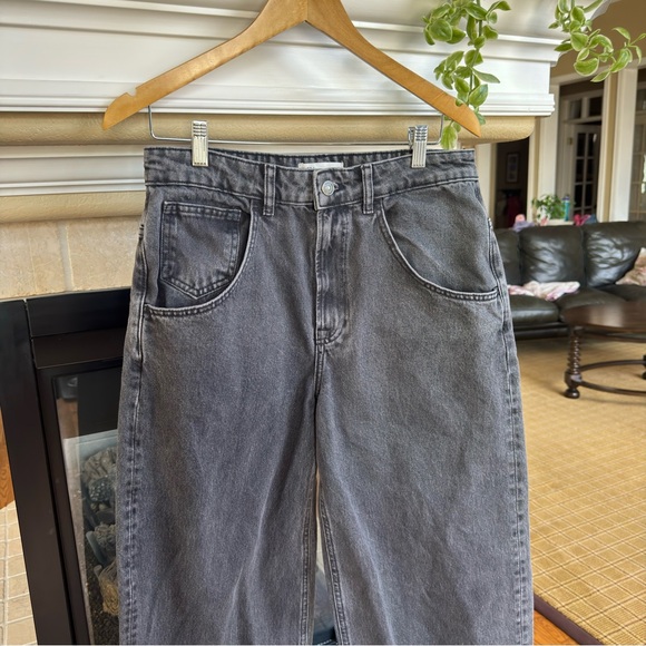 Zara Black Denim Oversized Baggy Jeans Low to mid rise Size 6 - Picture 2 of 5